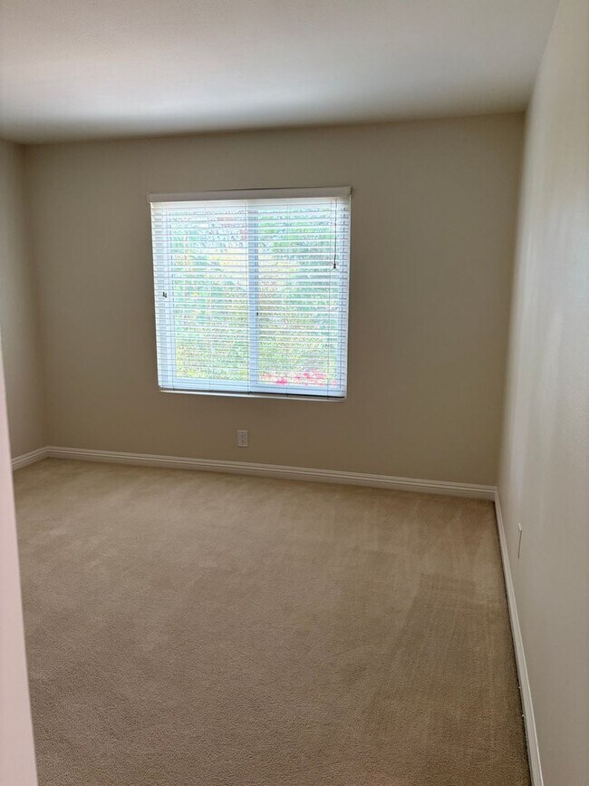 Building Photo - 12015 River Grove Ct