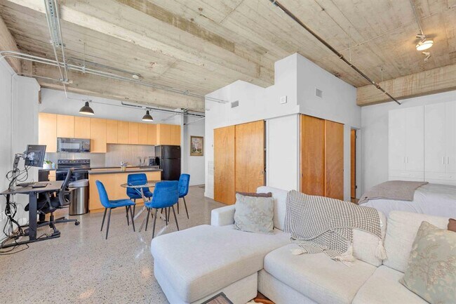 Building Photo - 710 Colorado St