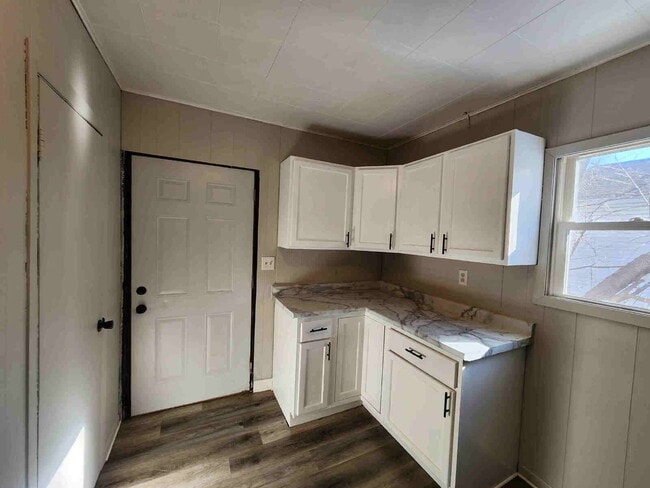 Building Photo - Side by Side duplex