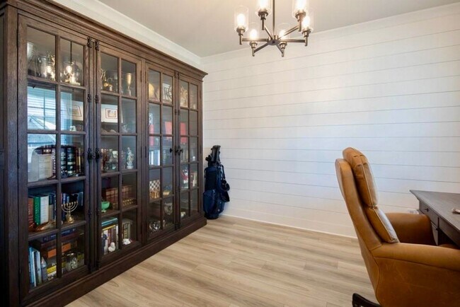 Building Photo - ONE MONTH FREE ON A 14 MONTH LEASE SPECIAL!! TOUR TODAY!