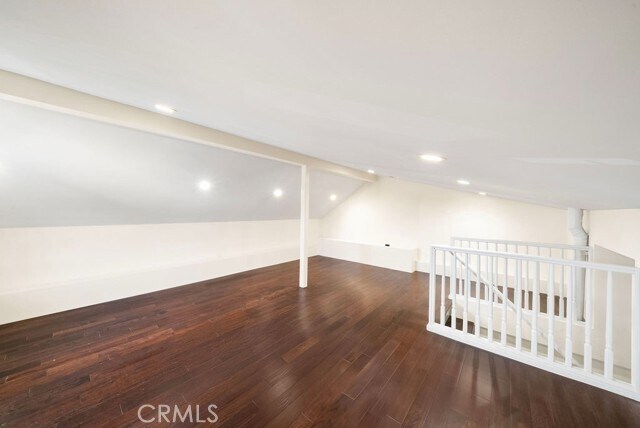 Building Photo - 376 Cliff Dr