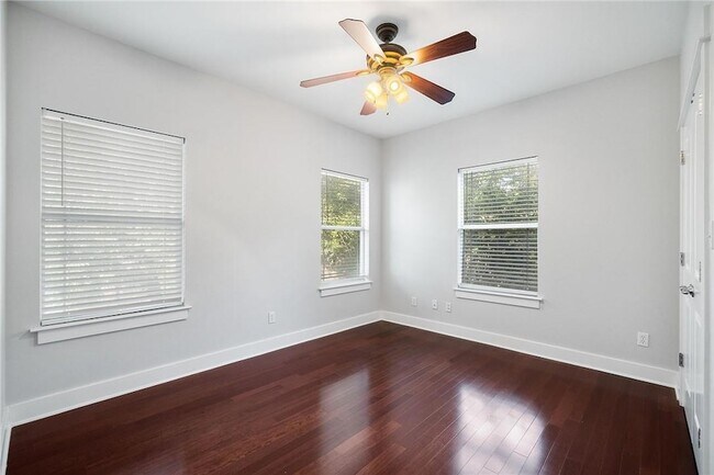 Building Photo - 3207 Holton St