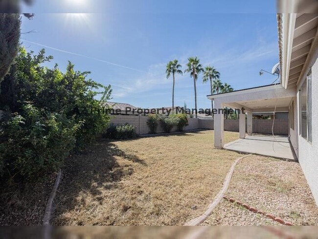 Building Photo - 123 W Elmwood Pl