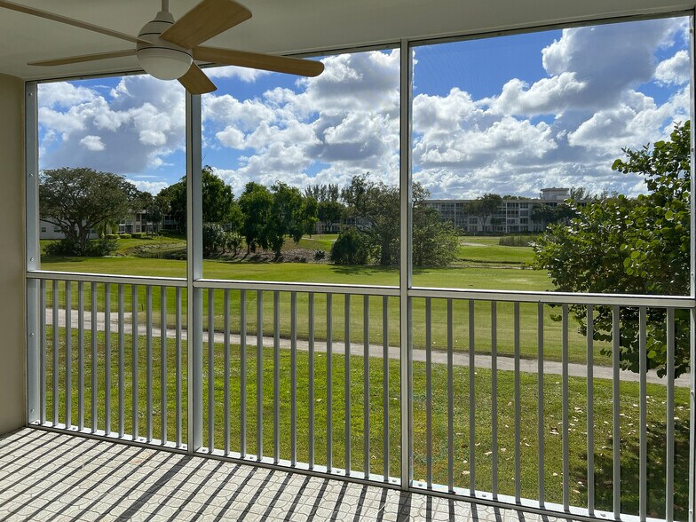 Building Photo - 3001 S Course Dr