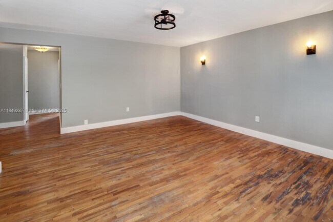 Building Photo - 7945 Carlyle Ave