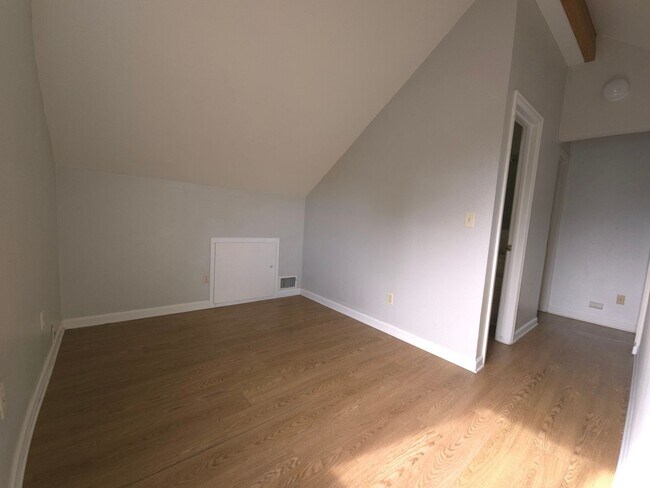 Building Photo - 896 18th St