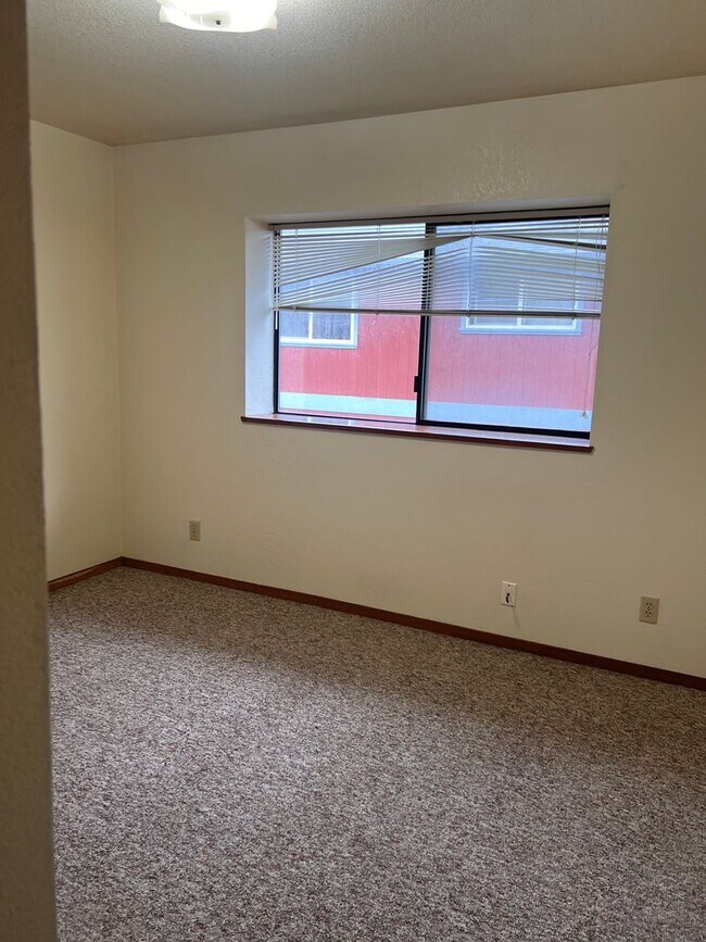 Building Photo - 820park