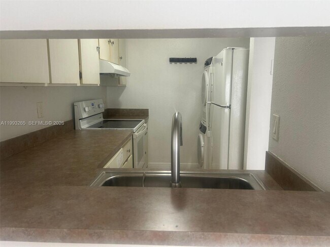 Building Photo - 3748 N University Dr