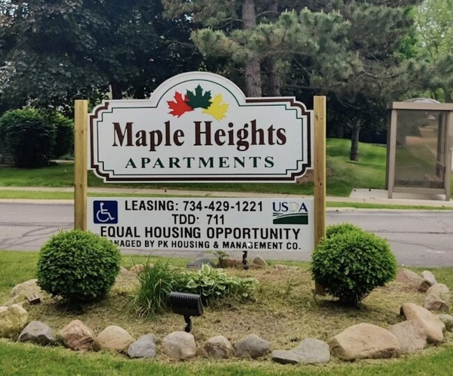 Building Photo - 260 N Maple Rd