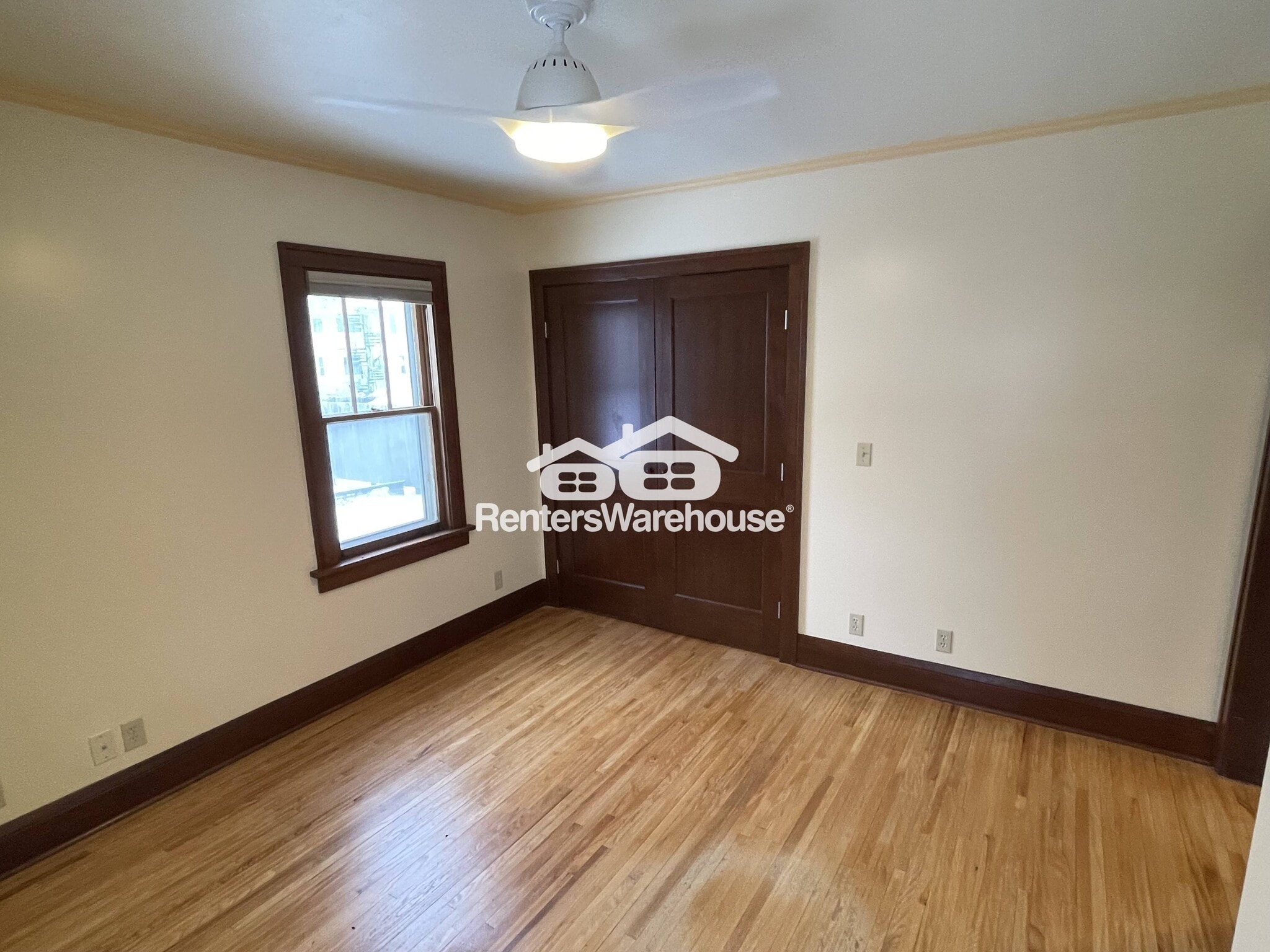 Building Photo - 826 1st St NW