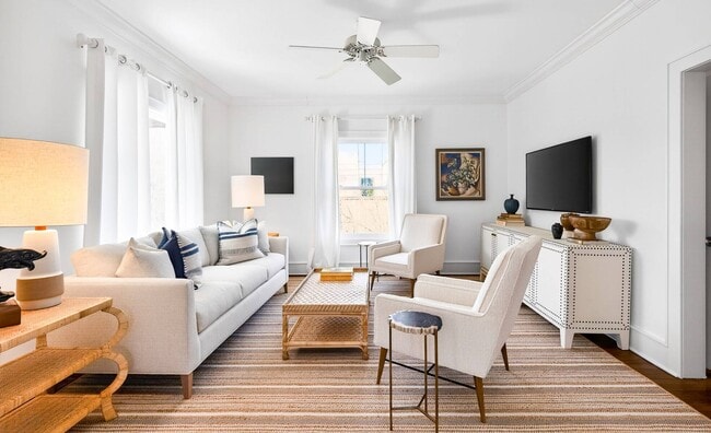 Building Photo - 133-135 Toylsome Ln