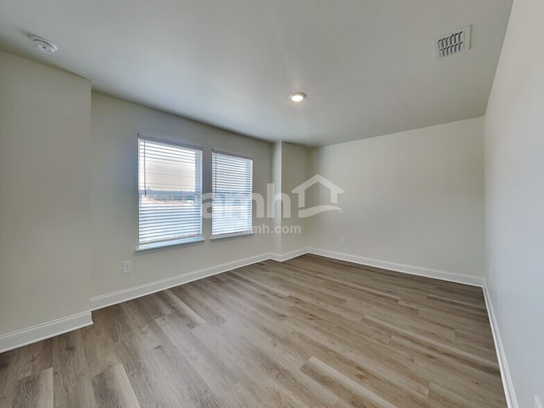 Building Photo - 3099 Ansley Place Rd