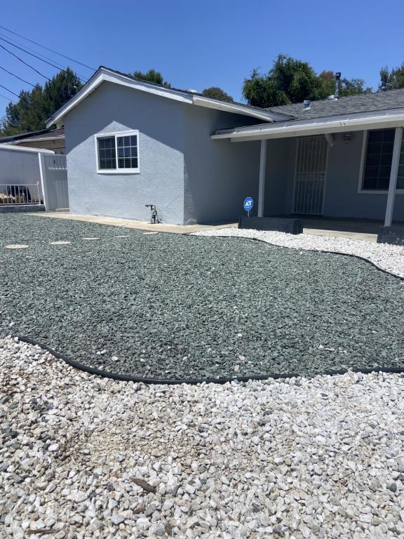 Building Photo - 917 Broadview St