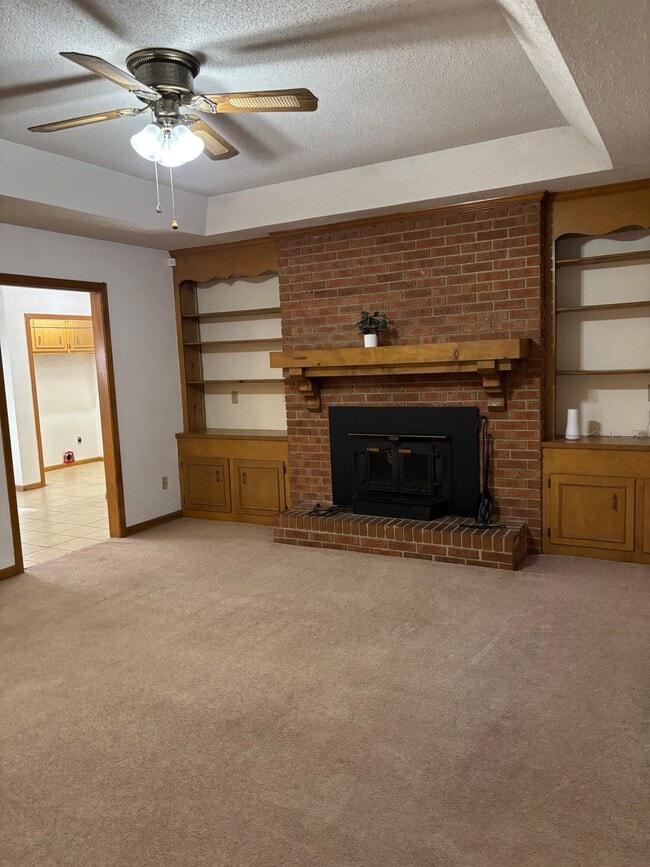 Building Photo - 1460 Crowndale Dr