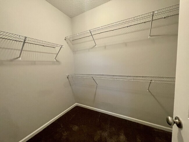 Building Photo - Home For Rent