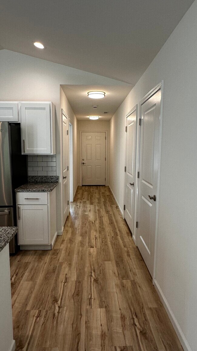 Building Photo - 938 Osage Villa Ct