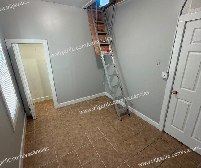 Building Photo - 5634 Claude Ave