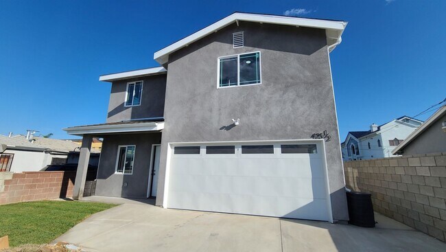 Building Photo - 129(425)