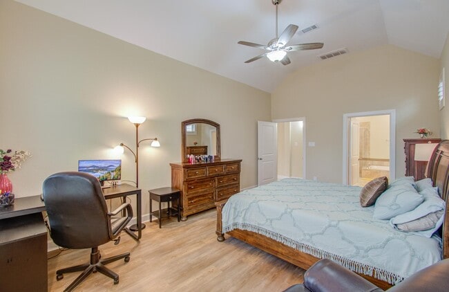 Building Photo - 11810 Dockside Shores Dr