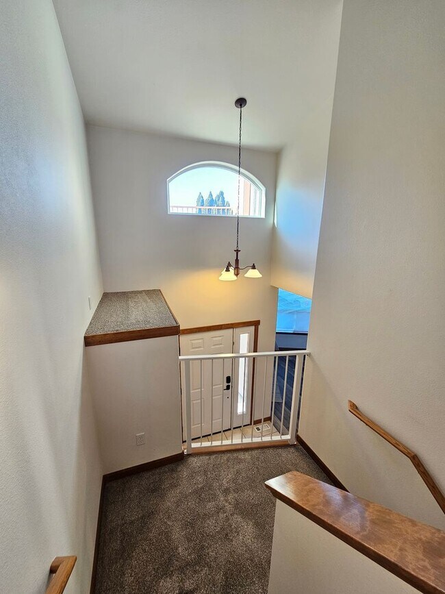 Building Photo - Lakefront Condo in Gated Community