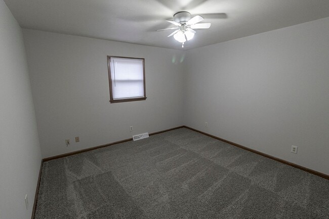 Building Photo - 4465-4467 Santa Anna Dr.