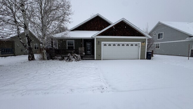 Primary Photo - 3003 Oliver St