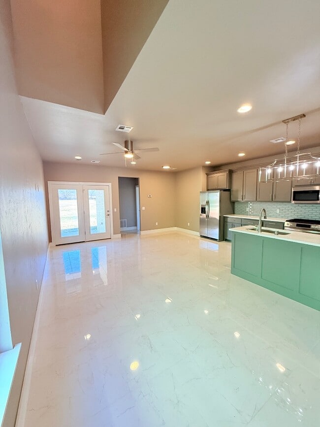 Building Photo - 520 Nabi Dr