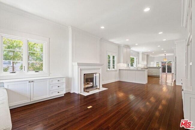 Building Photo - 2347 Parnell Ave