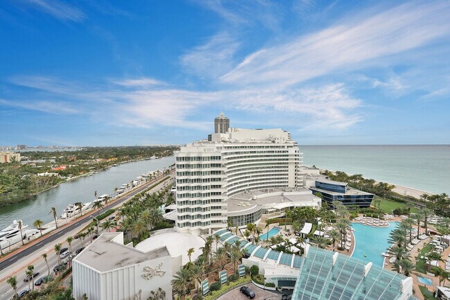 Building Photo - 4401 Collins Ave