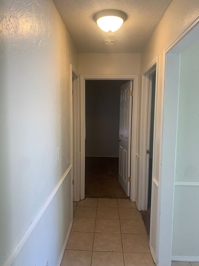 Building Photo - 4bedroom in 2bathroom located in Avondale