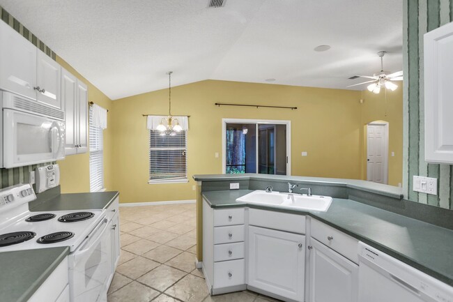 Building Photo - 3 bedroom 2 bathroom home in Fleming Island