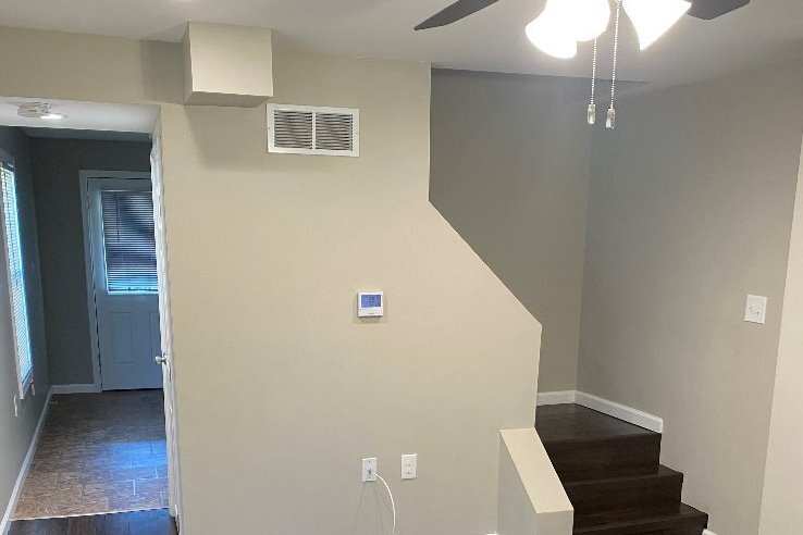 Building Photo - 306 Lindsay Ave