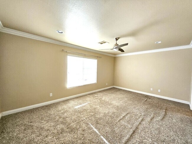 Building Photo - 432 Winthrop Pl