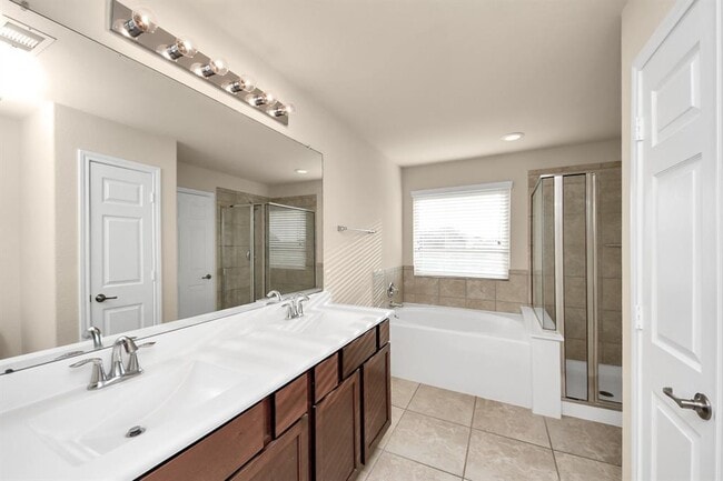 Building Photo - 6483 Calgary Woods Ln