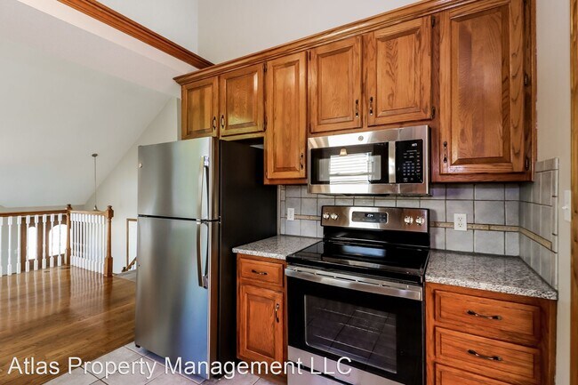 Building Photo - 3 br, 3 bath House - 704 Canter St