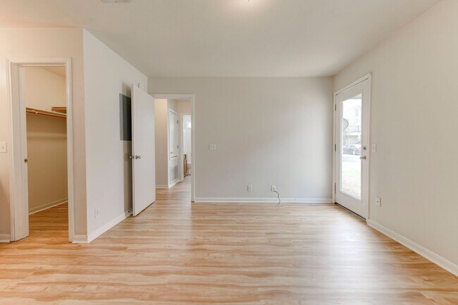 Building Photo - 3301 El Salido Pkwy