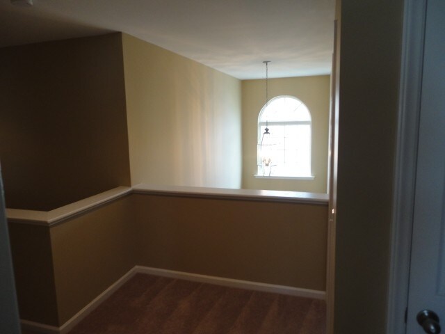 Building Photo - 1010 Golden Crest Dr