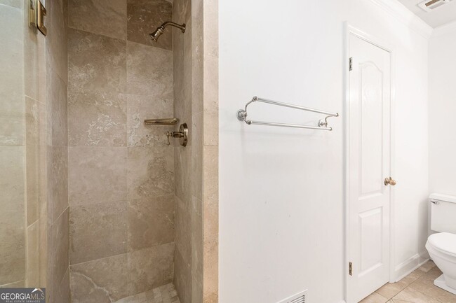 Building Photo - 5170 Chemin De Vie NE