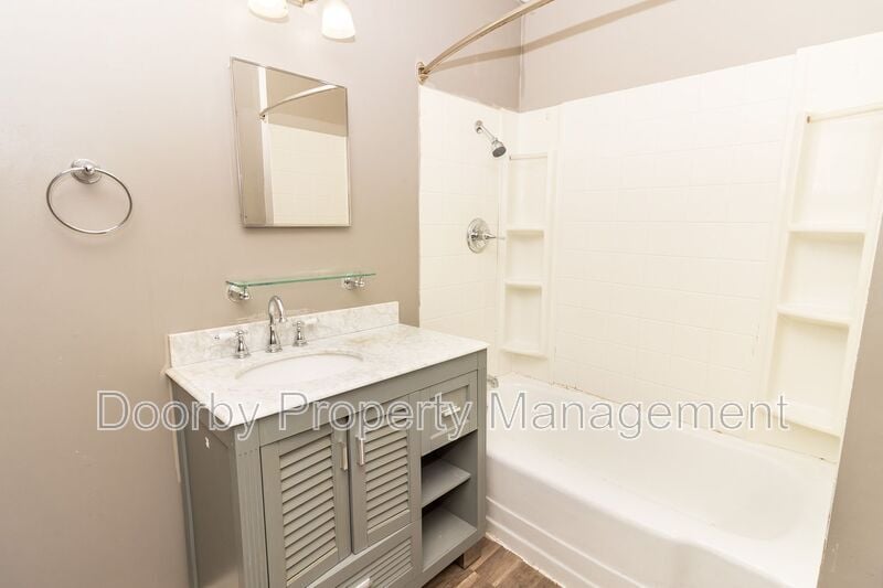 Building Photo - 156 Signal Hills Dr