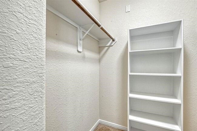 Building Photo - 2561 Magnolia Fair Way