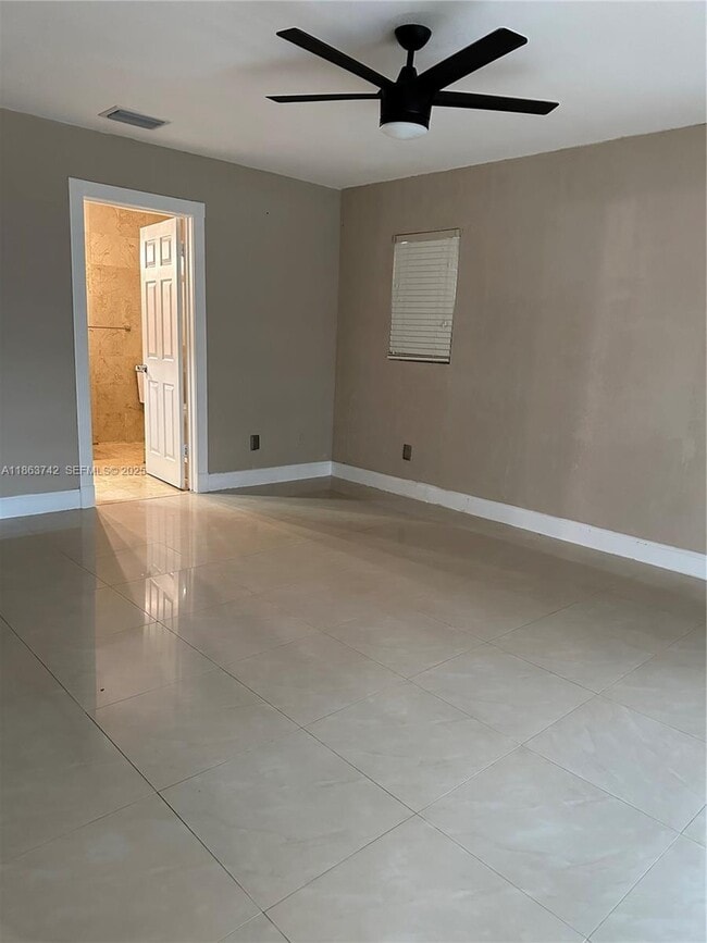 Building Photo - 10805 SW 165th Terrace