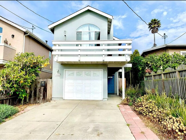 Building Photo - 1524 Kenneth St