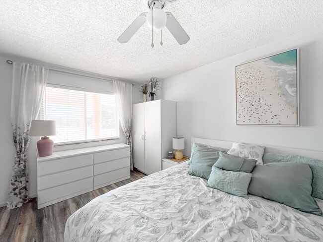 Building Photo - 353 S US Hwy 1