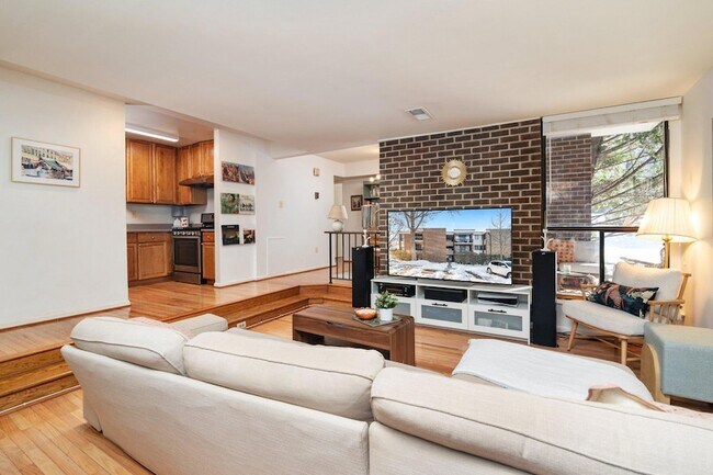 Building Photo - 2110 Bonnywood Ln
