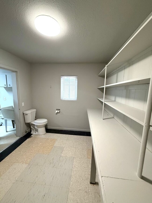 Building Photo - 1431 Johnston Ave