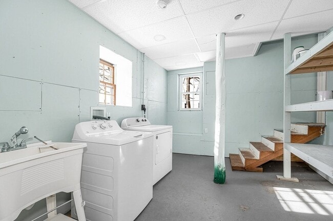 Building Photo - 12 Broadway St