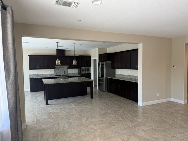Building Photo - Newer Modern 4 Bedroom 3.5 Bath w/ Bedroom...