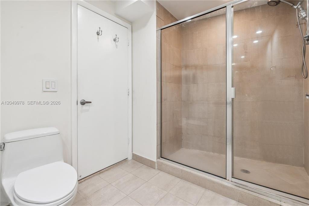 Building Photo - 7700 Collins Ave