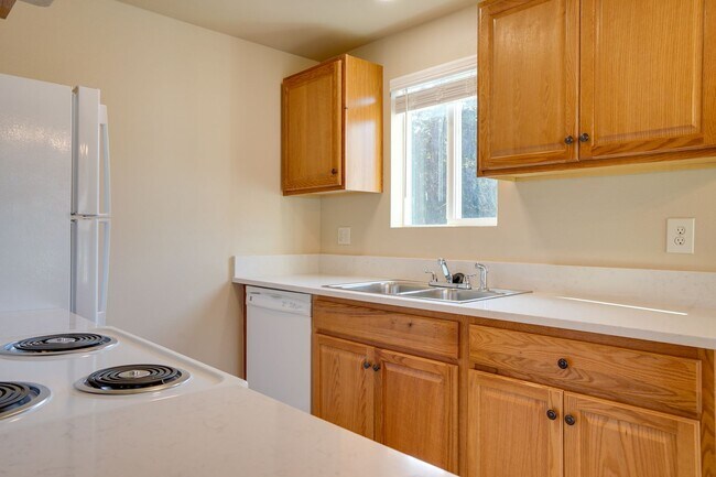 Building Photo - Kent Green River Estates Condo