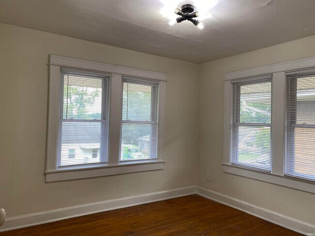Building Photo - 1407 S Washington St